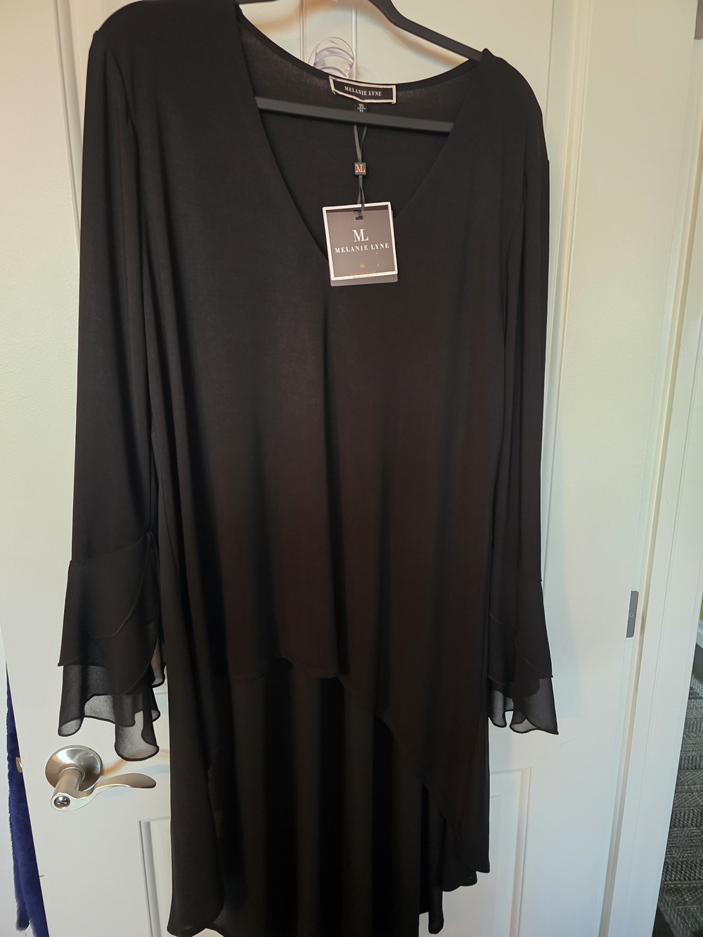 Melanie Lyne Women's Black V-Neck High Low Tunic with Flared Sleeve Detail